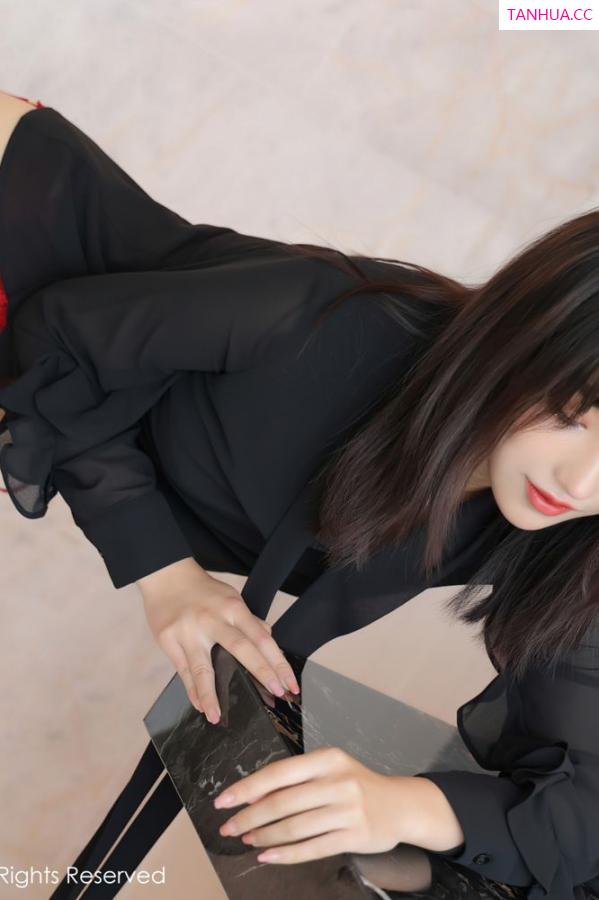 西门小玉  粉墨少女西门小玉 鲜艳多姿猩红服饰第56张图片